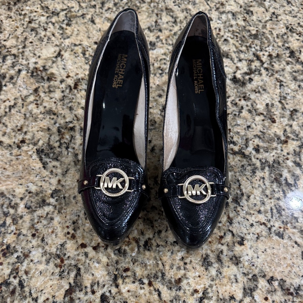 MICHAEL Michael Kors Black Patent Leather Logo Flats